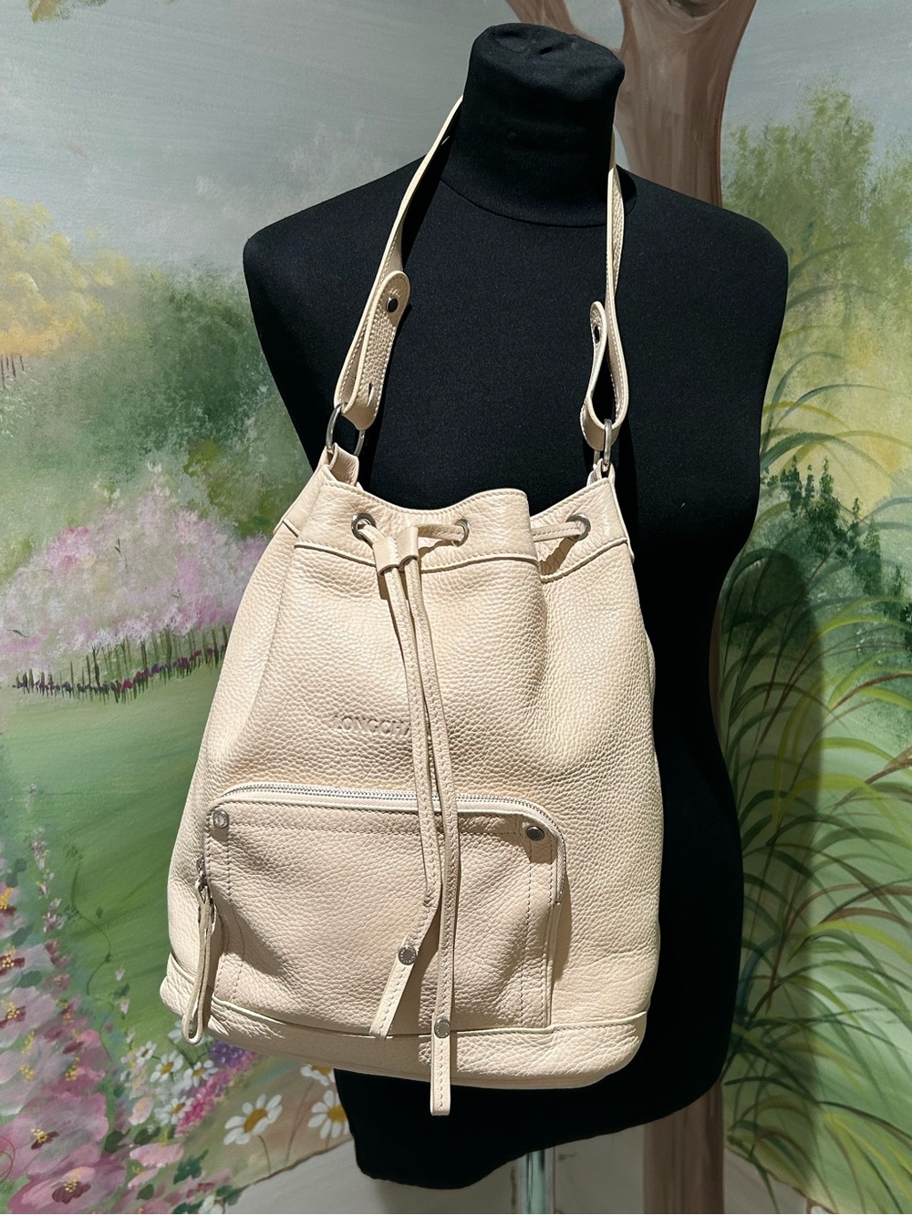 Longchamp Le Foulonne Pebbled Leather Drawstring Bucket Bag-Cream  1738-789-037